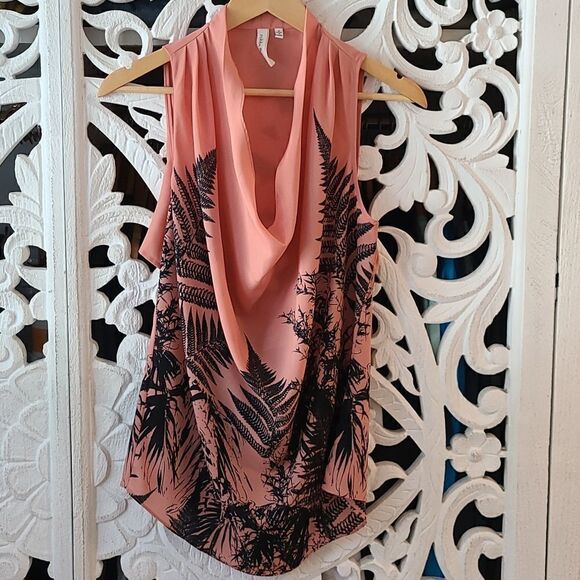 Robbi & Nikki women's top with open back detail size S - Picture 1 of 8
